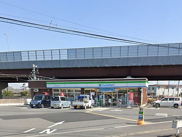 コンビニ 400m ファミリーマート 川越今成四丁目店