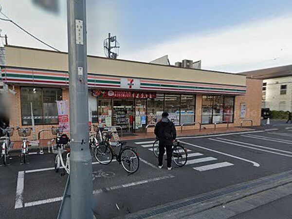 コンビニ 350m セブン-イレブン 荒川1丁目店