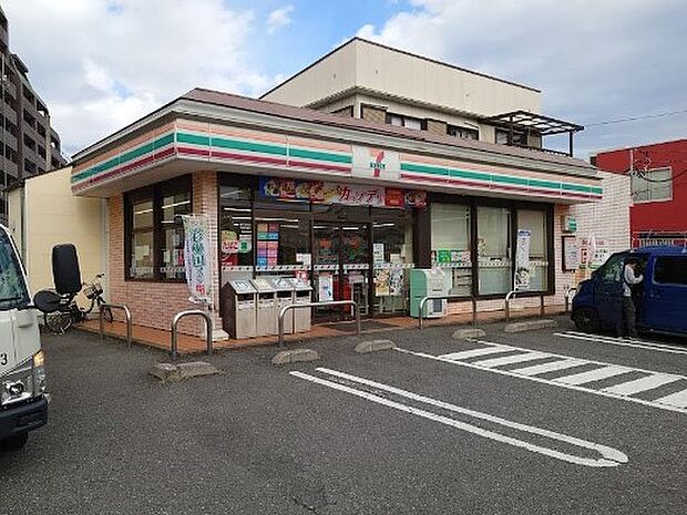 コンビニ 700m セブン-イレブン 川越東田町店