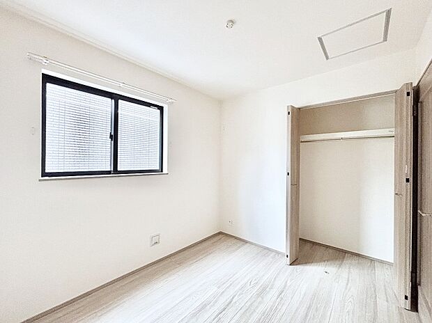 内装「無料オンライン相談」受付中!お子さまのお部屋としても!衣類の整理整頓に便利なクローゼット付きの洋室