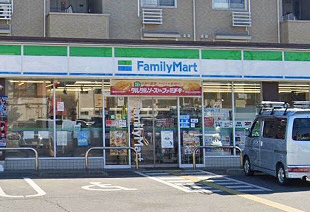 コンビニ 600m ファミリーマート 川越熊野町店