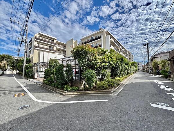 溢れる陽光でご家族の笑顔も輝く