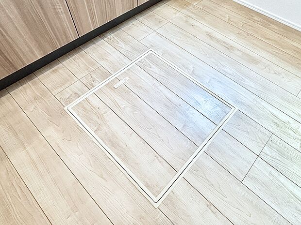 床下収納付き!日用品・非常用品の収納にも大活躍。