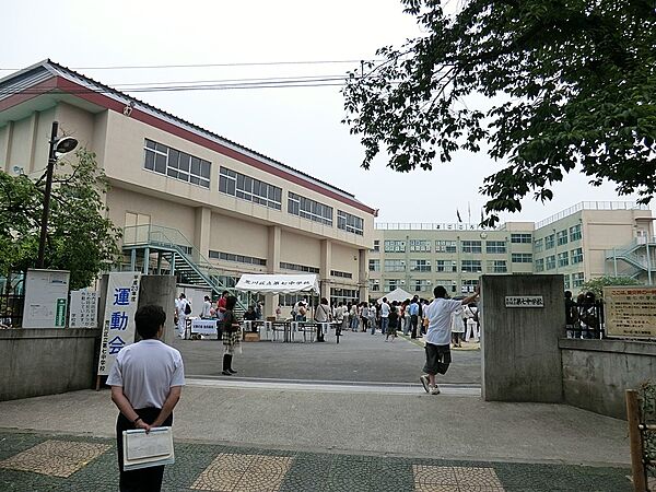 中学校 300m 荒川区立第七中学校