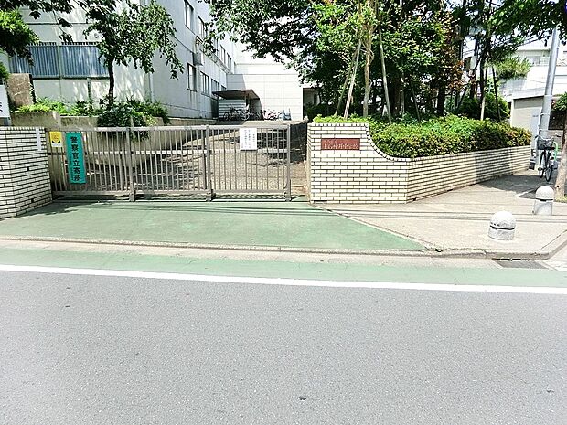 中学校 600m 練馬区立上石神井中学校