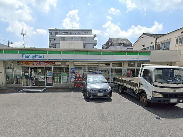 コンビニ 400m ファミリーマート 町屋八丁目店