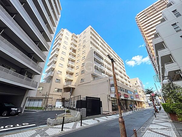 生活に便利な地に伸びやかな家族の生活風景を描く住まい