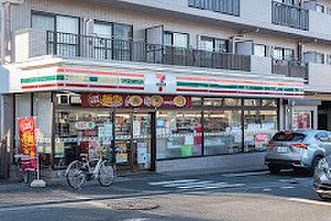 コンビニ 200m セブン-イレブン 杉並下高井戸5丁目店