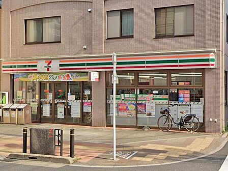 コンビニ 300m セブン-イレブン 板橋志村1丁目店