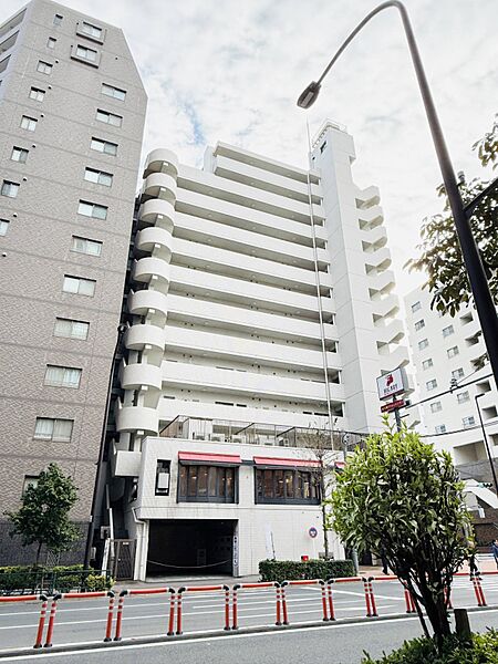生活に便利な地に伸びやかな家族の生活風景を描く住まい　