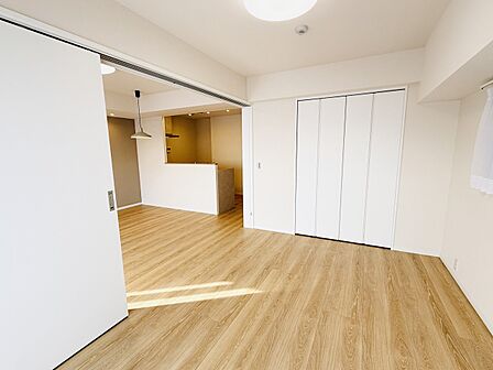 爽やかな日差しがお部屋全体を優しく包み込んでくれます