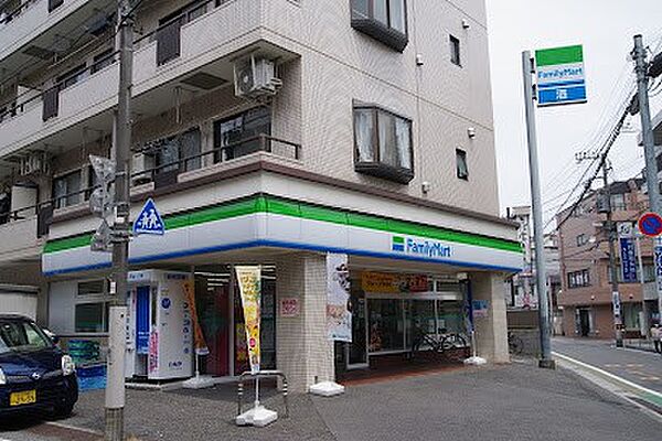 コンビニ 100m ファミリーマート 小竹向原店