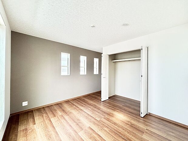 アクセントクロスを使用しワンランクアップの空間に。