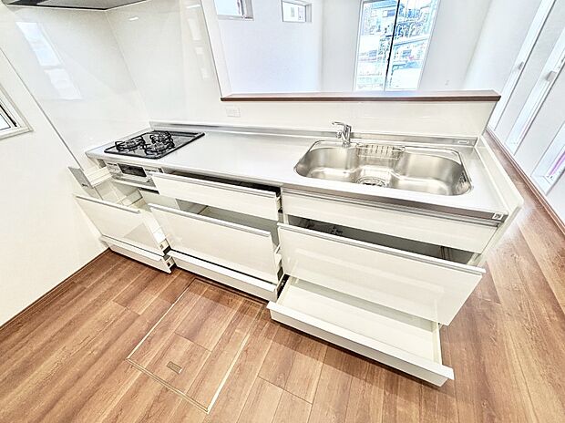 使いやすさを優先したスライド式収納タイプ！