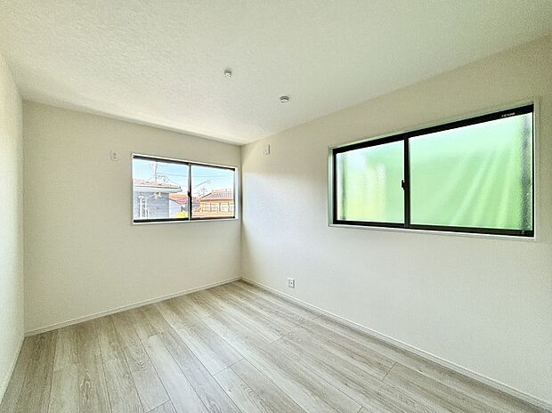 2面採光なので、明るく風通しも良く心地良い生活が送れます。