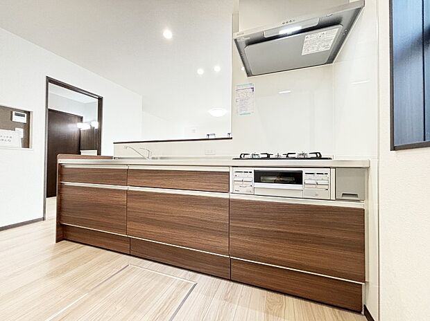 リビングが見渡せる対面カウンターキッチン