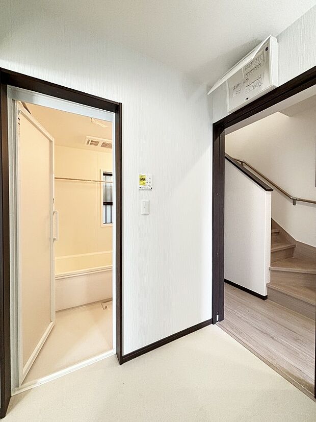 ゆとりの洗面スペースで朝の身支度もラクラク