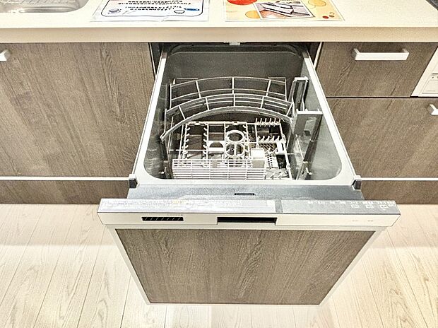 面倒なお片づけは食洗機にお任せ！家事の負担が減って、時間にも気持ちにもゆとりができます。