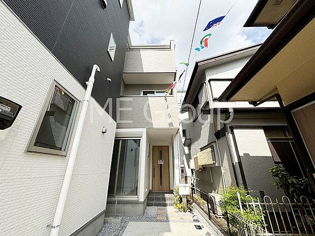 溢れる陽光でご家族の笑顔も輝く