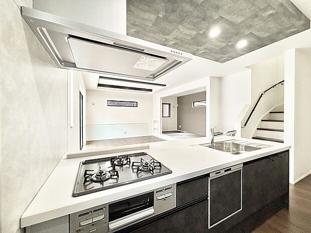 ゆとりあるキッチンではご家族と楽しくお料理ができます。