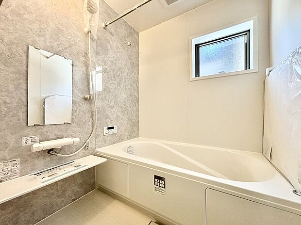 落ち着いた雰囲気でゆっくりお寛ぎいただけるバスルーム