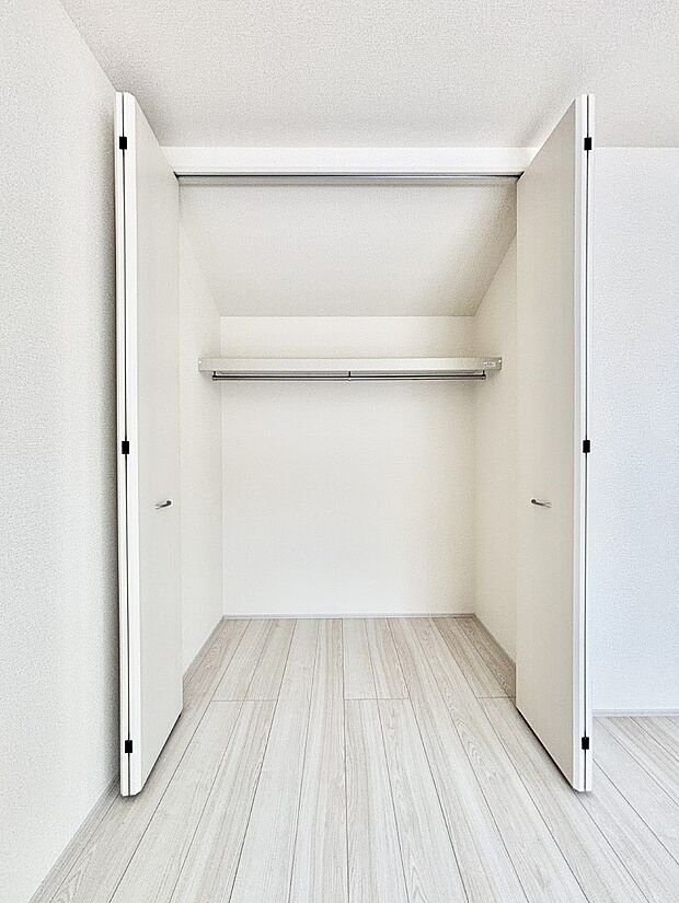 たっぷりの収納スペースで快適に暮らせそう   