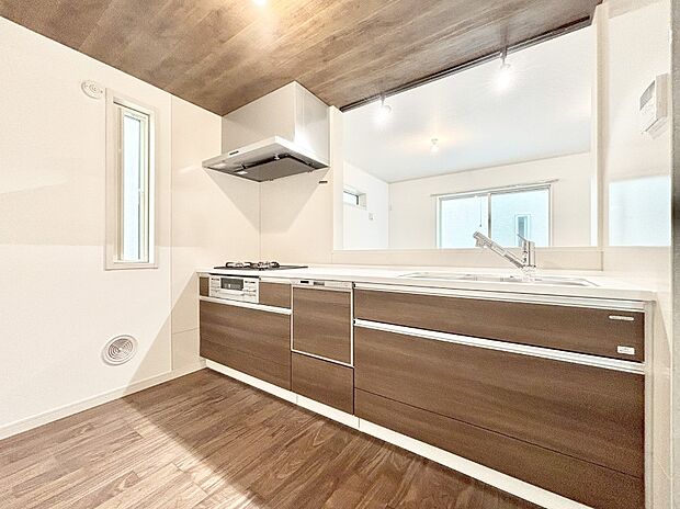 ゆとりあるキッチンではご家族と楽しくお料理ができます。