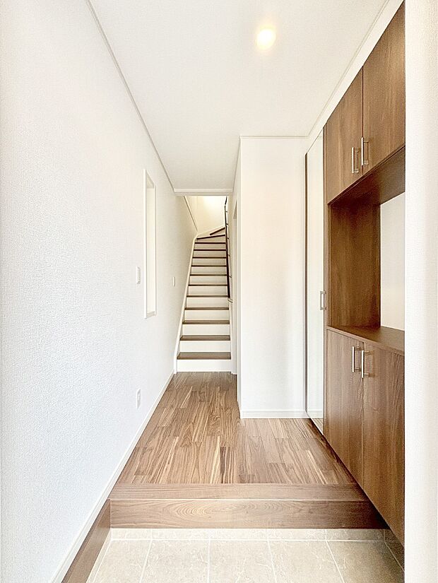 家族の帰宅やお客様をあたたかく迎える玄関