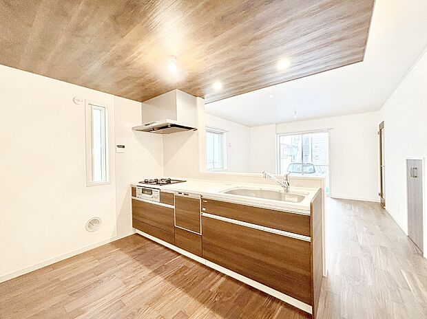 毎日使うキッチンだから、使いやすさ&お手入れのしやすさにこだわりました。