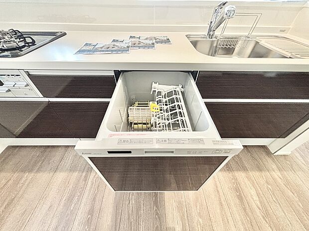 面倒なお片づけは食洗機にお任せ！家事の負担が減って、時間にも気持ちにもゆとりができます。