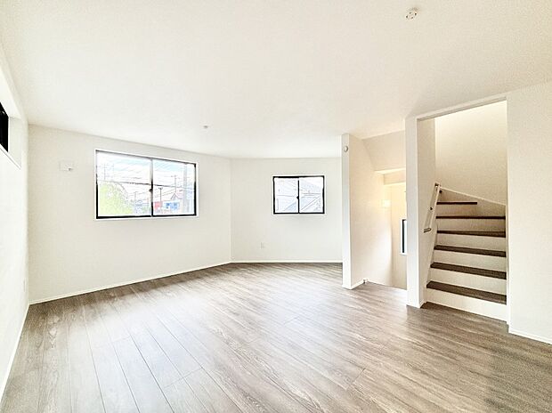 どこにいても家族のつながりを感じられるコミュニケーションリビング。