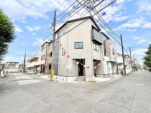 角地なので日当たりも良く、お家が堂々として見えます。