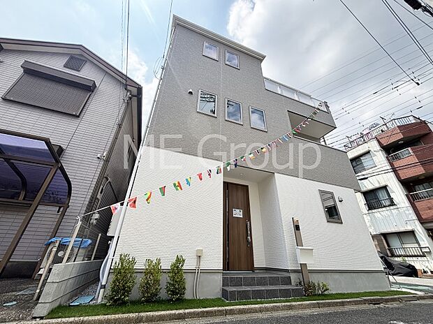 溢れる陽光でご家族の笑顔も輝く