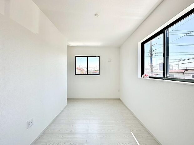 2面採光なので、明るく風通しも良く心地良い生活が送れます。