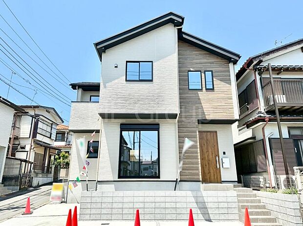 たっぷりの陽光と開放感に包まれる明るい住まい