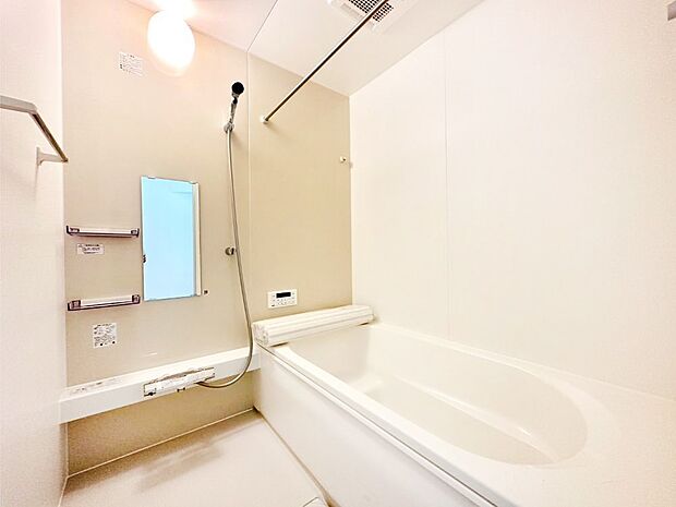 落ち着いた雰囲気でゆっくりお寛ぎいただけるバスルーム