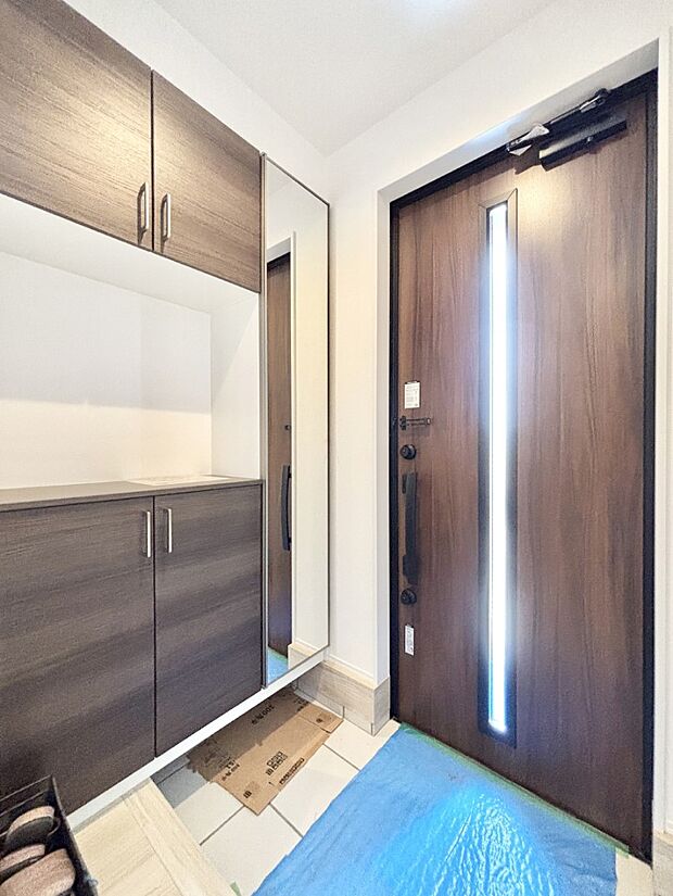 家族の帰宅やお客様をあたたかく迎える玄関