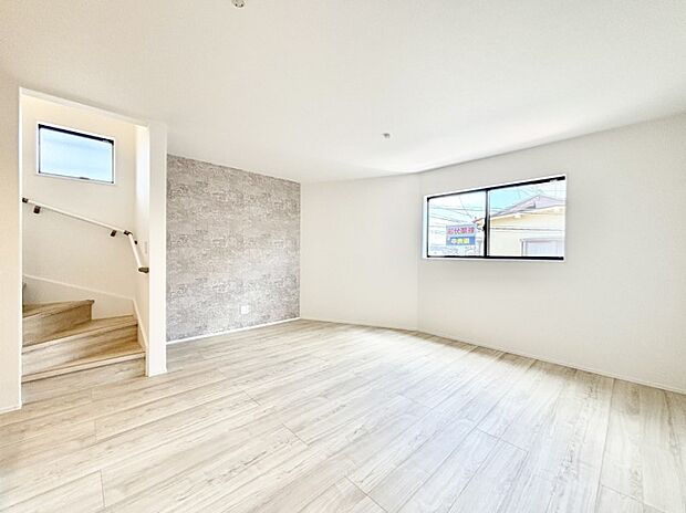 家族の笑顔が自然と生まれてくる、そんな雰囲気のダイニングに仕上がっています。