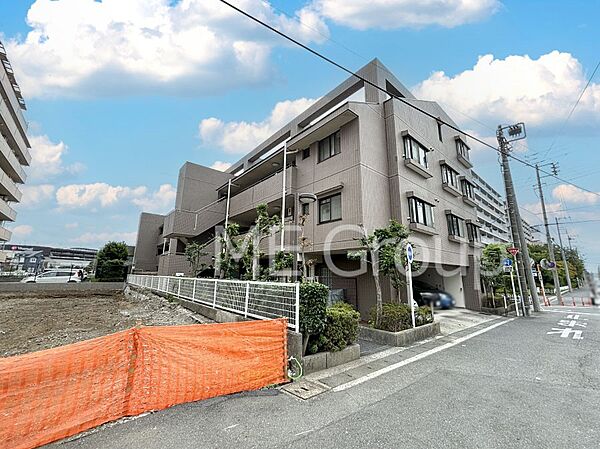 溢れる陽光でご家族の笑顔も輝く
