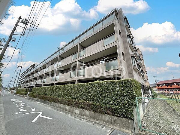 前面道路はきちんと整備されています