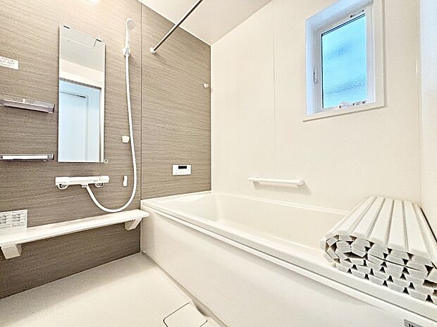 落ち着いた雰囲気でゆっくりお寛ぎいただけるバスルーム  