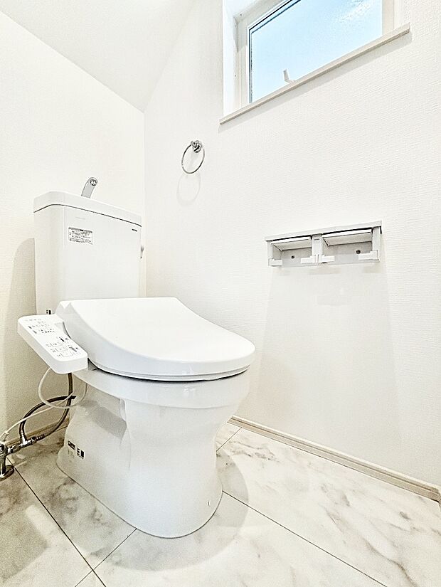 トイレは安心の2箇所！朝のバタバタも一安心です。 