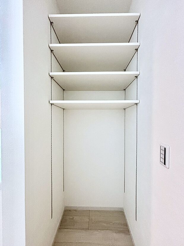 便利なリネン庫で、スッキリした使いやすい洗面室に