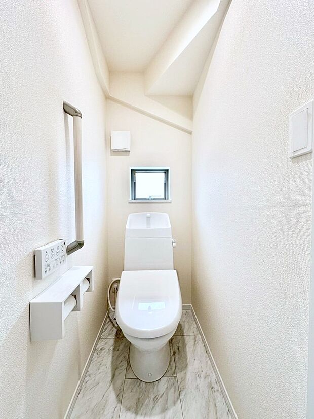 トイレは安心の2箇所！朝のバタバタも一安心です。 