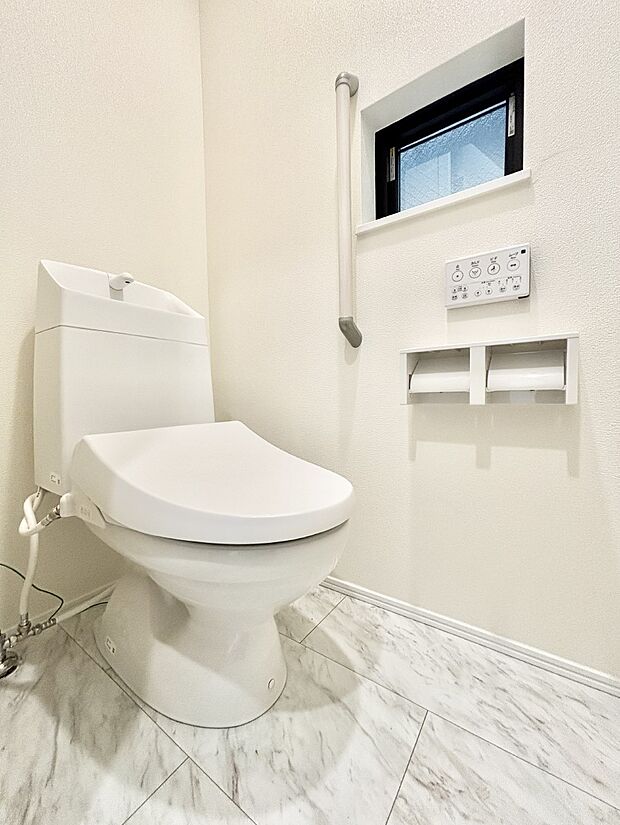 トイレは温水洗浄機能付き