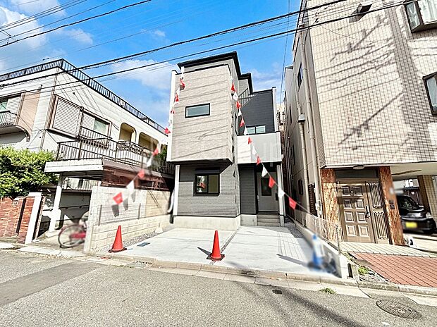 洗練された外観、上質な住空間が広がる室内は永く安心して過ごせる住居です。