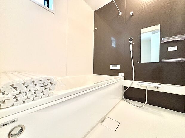 落ち着いた雰囲気でゆっくりお寛ぎいただけるバスルーム