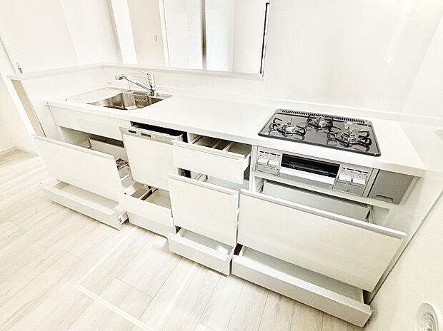 使いやすさを優先したスライド式収納タイプ!