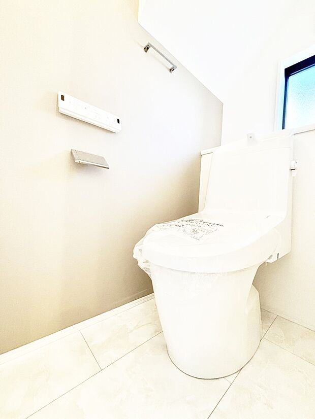 トイレは安心の2箇所！朝のバタバタも一安心です。 