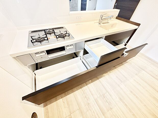 使いやすさを優先したスライド式収納タイプ！